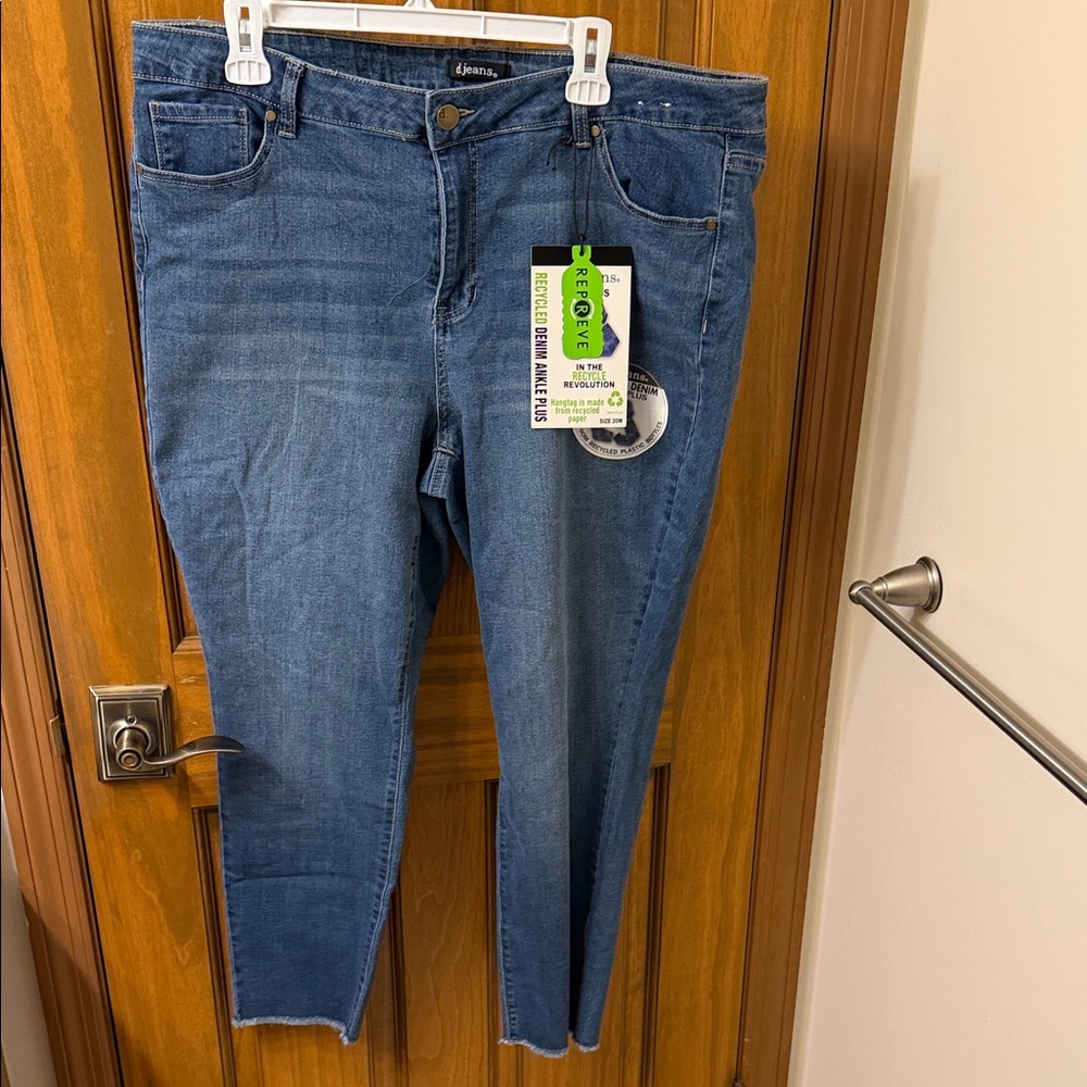 NWT 20w. D.Jeans denim ankle length jeans
